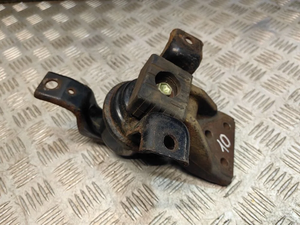 Опора двигателя правая Mitsubishi Lancer 9