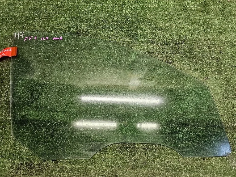 Стекло двери передней правой для Ford Focus (I) I