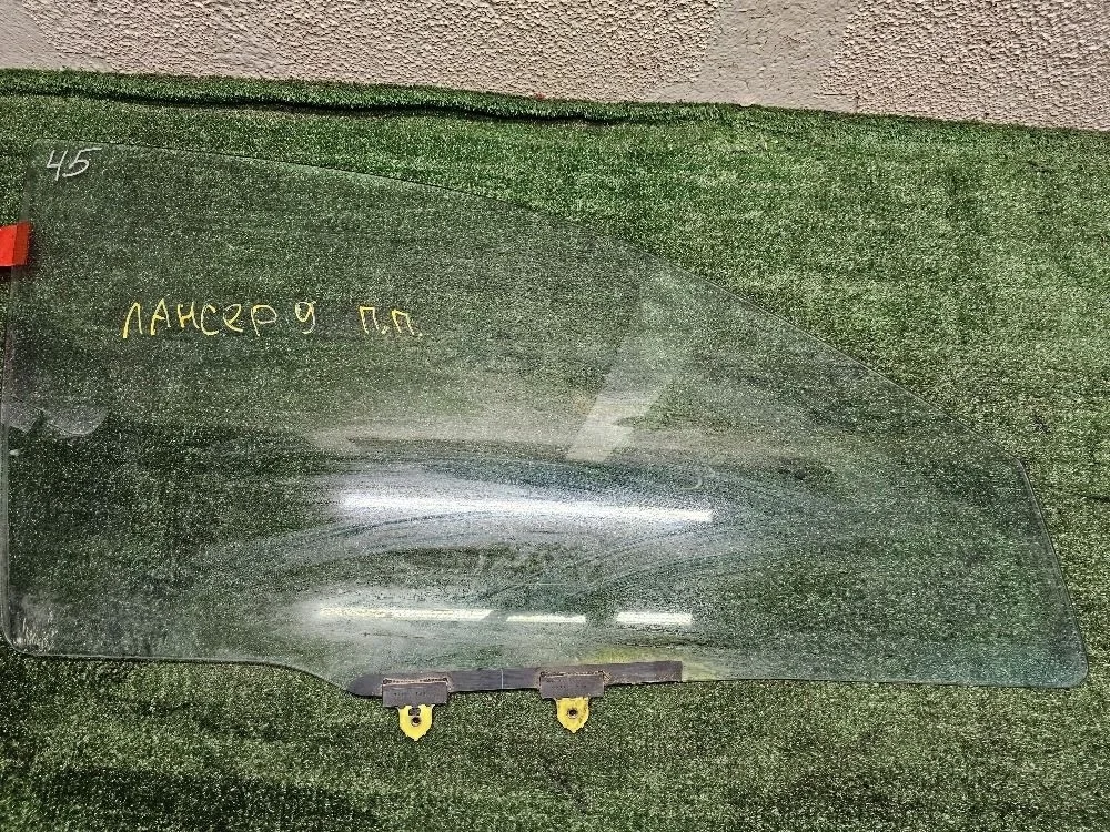 Стекло передней правой с Mitsubishi Lancer 9