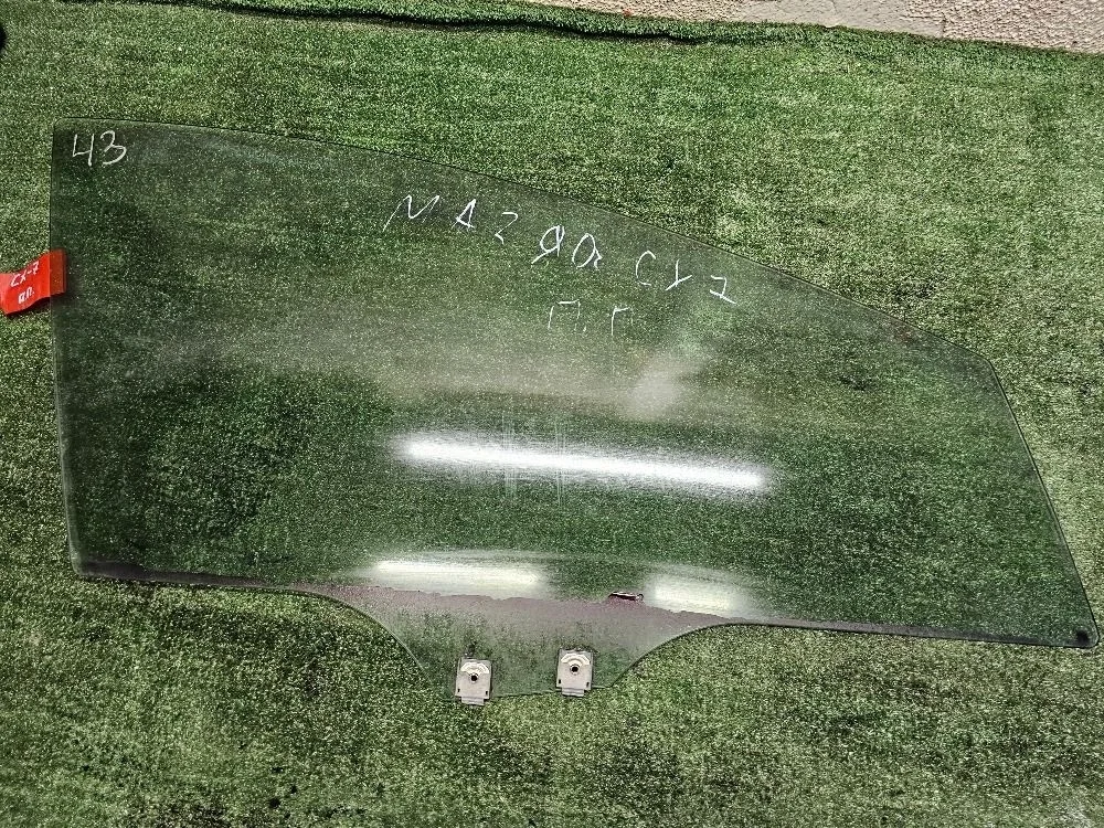 Стекло двери передней правой на Mazda CX-7