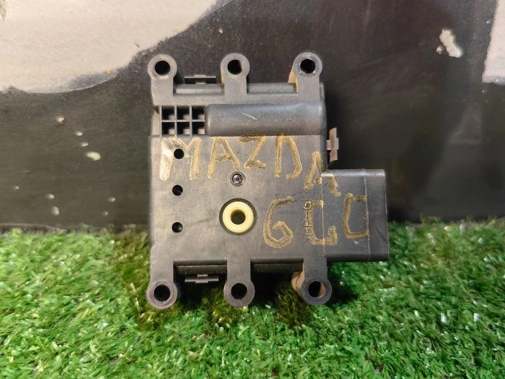 Моторчик заслонки отопителя Mazda 6 GG