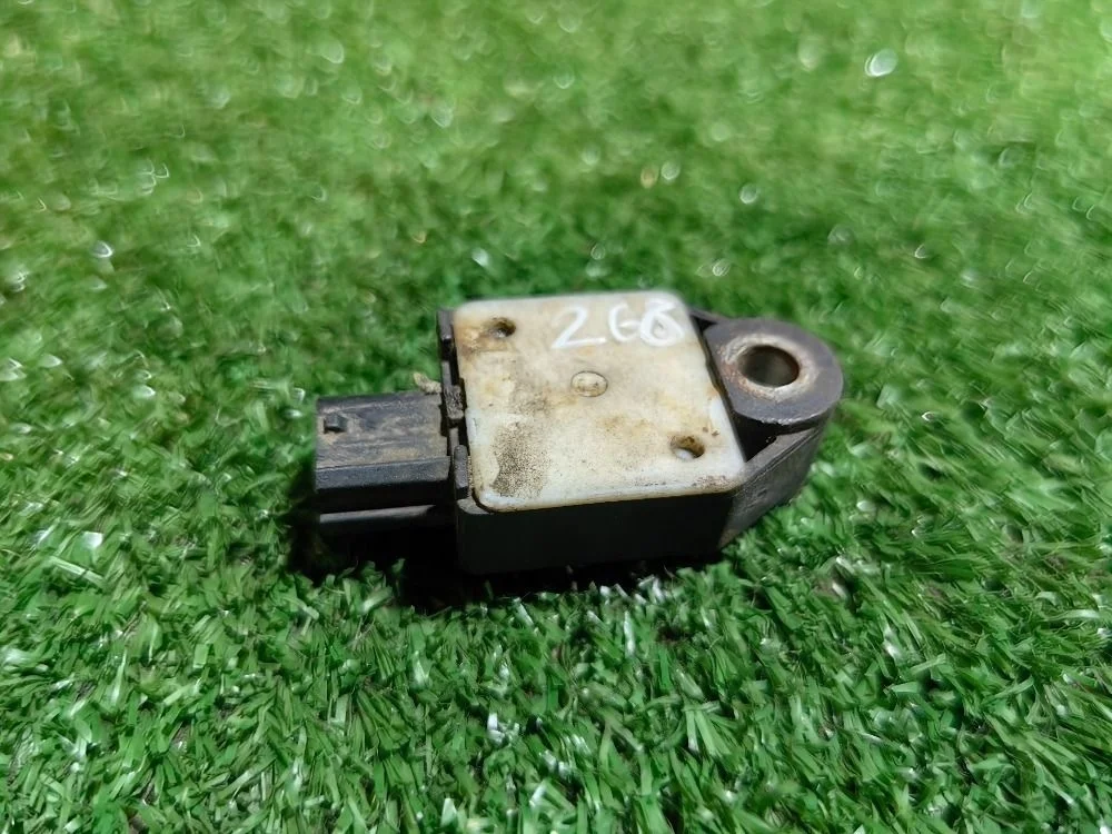 Датчик AIR BAG Toyota Corolla IX