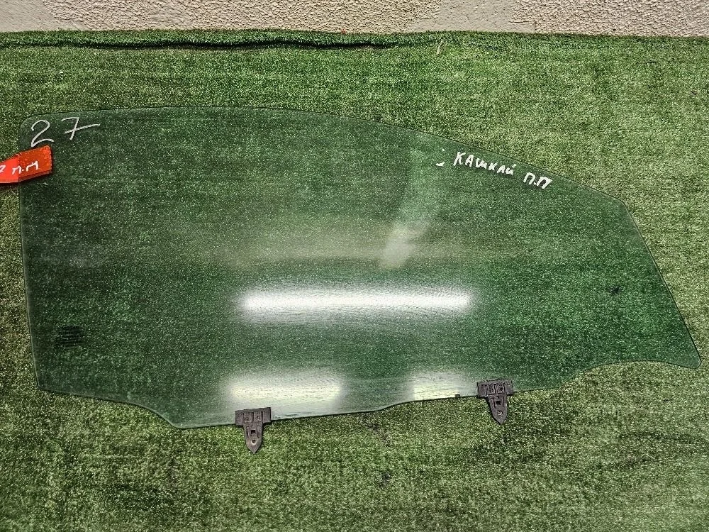 Стекло переднее правое Nissan Qashqai