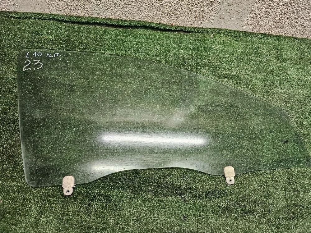 Стекло двери Mitsubishi Lancer 10 переднее правое