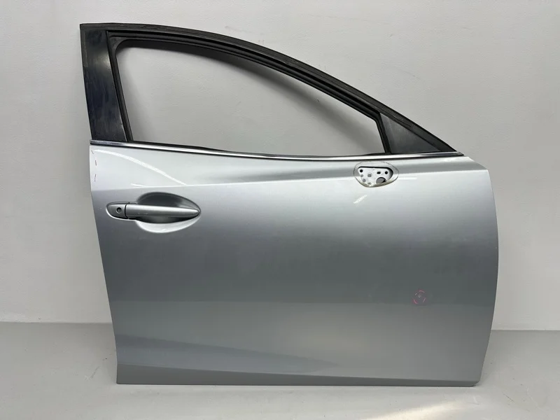 Дверь Mazda 3 BM
