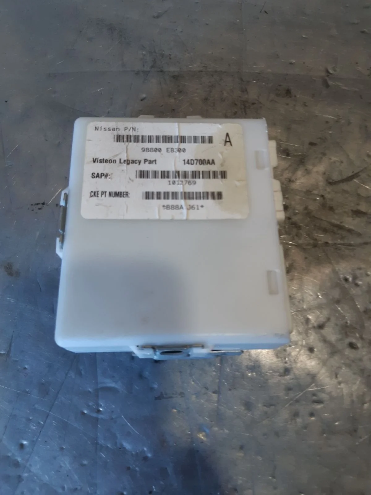 Блок электронный Nissan Pathfinder III рестайлинг (2010—2014) 2012 KL0 - SILVER METALLIC