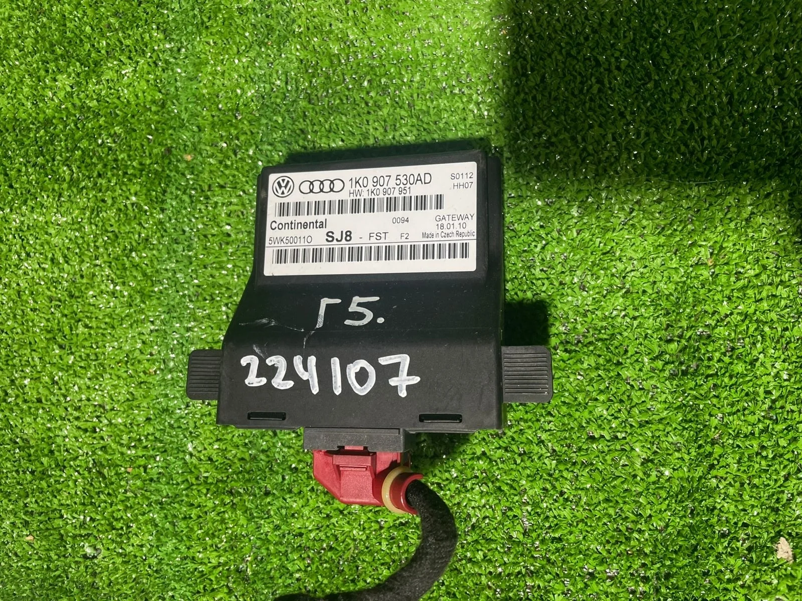 Блок диагностический интерфейс шин данных VOLKSWAGEN CADDY, GOLF 5 2004- б/у CADDY(2004-2014);GOLF 5(2004-2009)