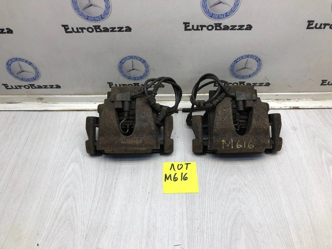 Тормозной суппорт передний Mercedes W210