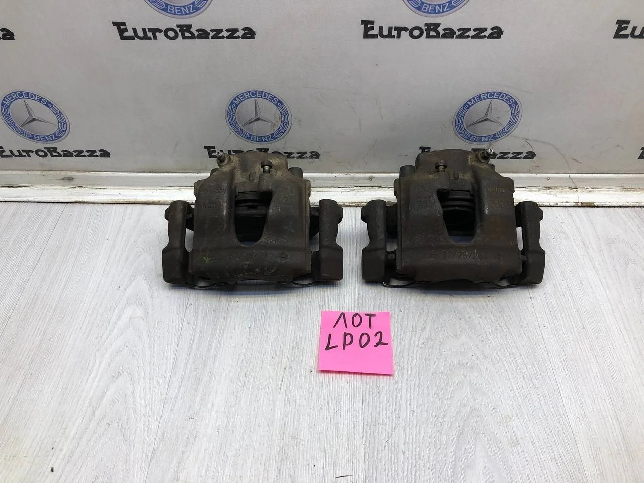 Тормозной суппорт передний Mercedes W210