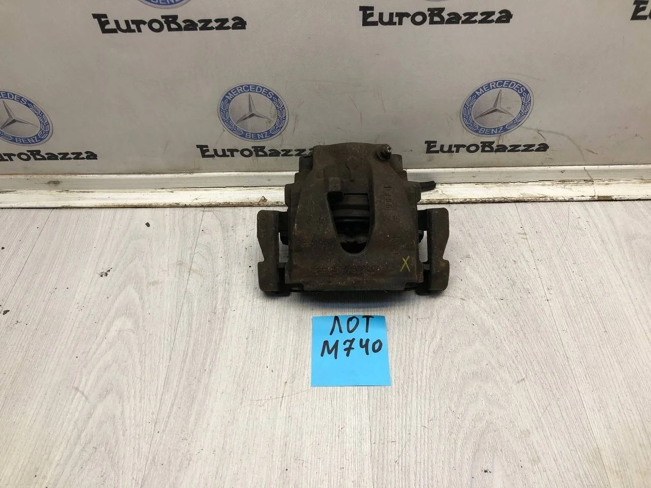 Тормозной суппорт передний Mercedes W208