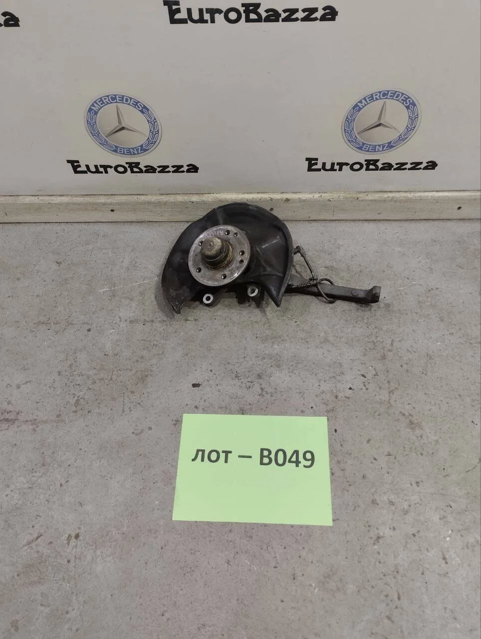 Поворотный кулак левый Mercedes W210