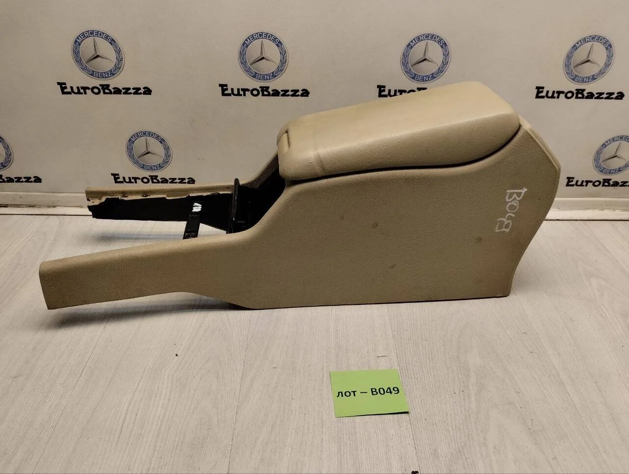 Подлокотник Mercedes W210