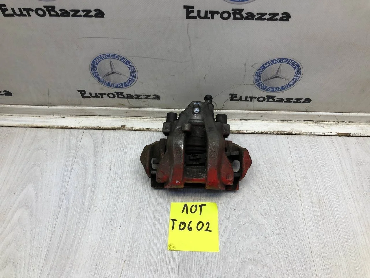 Тормозной суппорт задний левый Mercedes W211