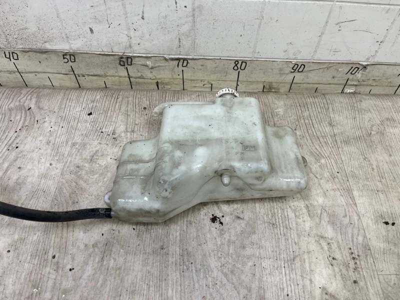 Бачок расширительный Mitsubishi L200 2005- 2008 2009 2010 2011 2012 2013 2014 2015 MN135072 KH