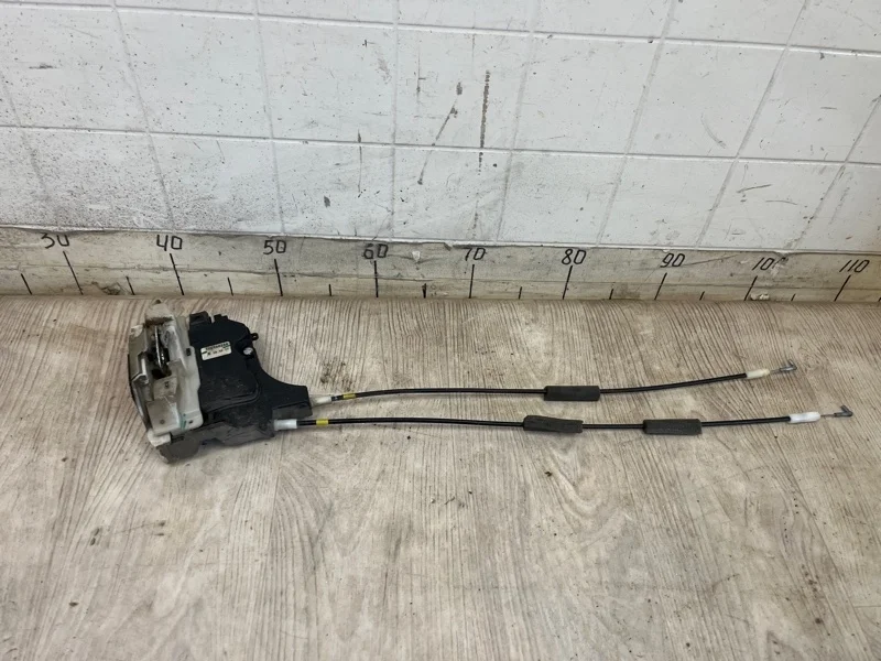 Замок двери MITSUBISHI PAJERO SPORT 2 2008 2009 2010 2011 2012 2013 2014 2015 2016 5715A185 KH, передний левый