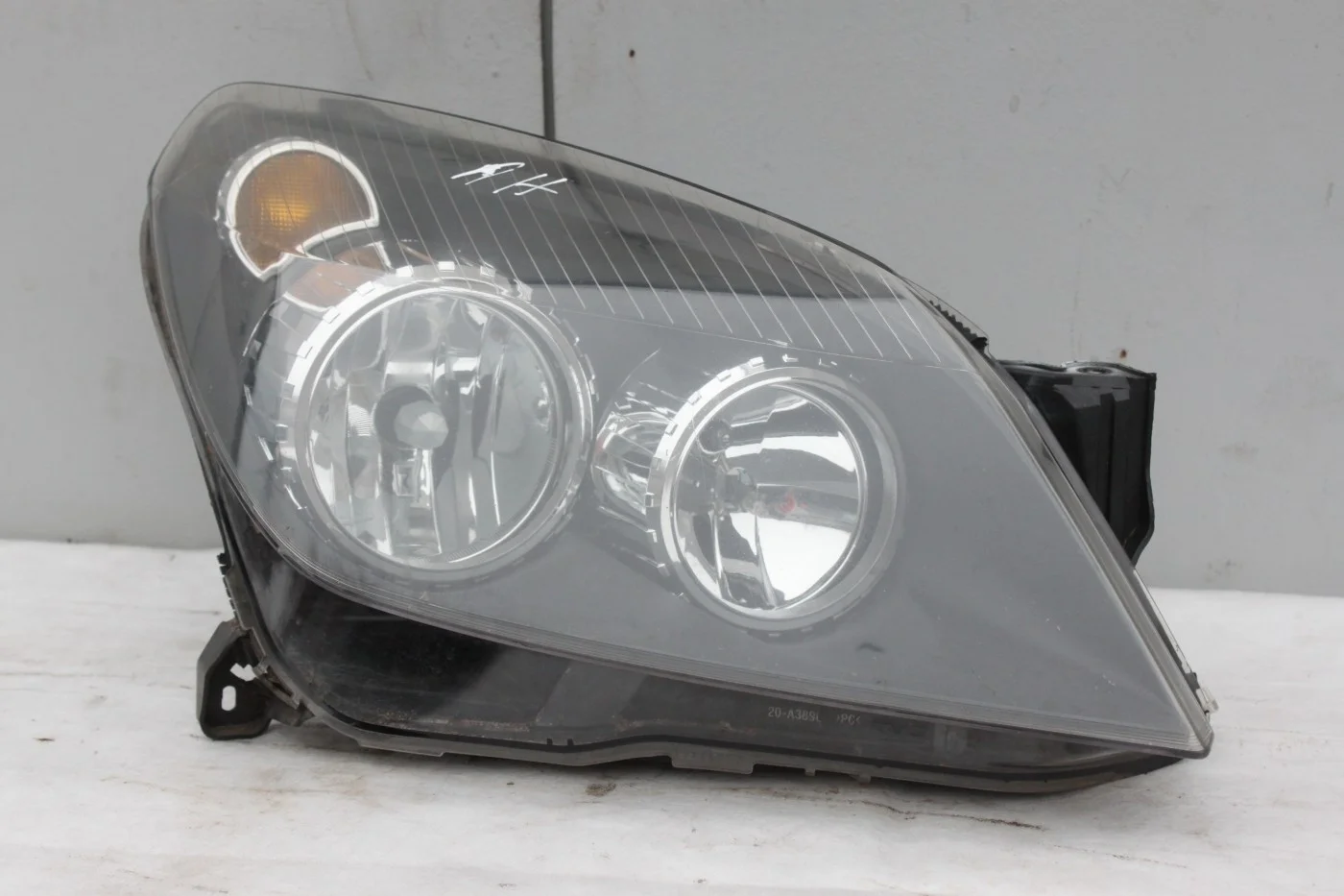 Фара черная правая неоригинал б/у Опель Астра Н h