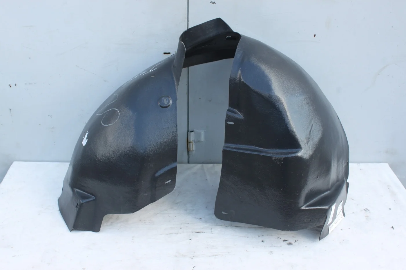 Подкрылок передний левый новый Opel Astra J GTC