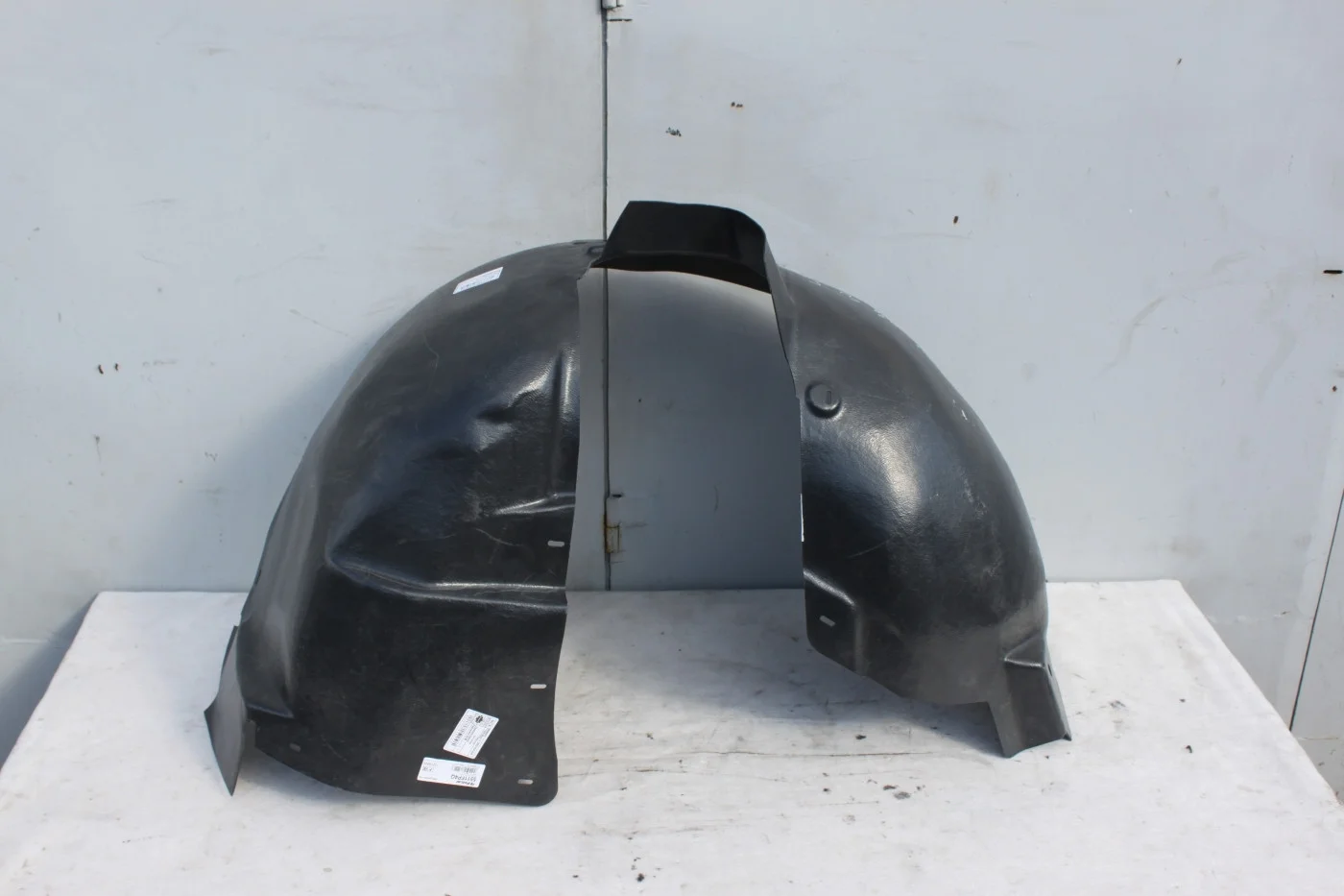 Подкрылок передний правый новый Опель Астра J GTC