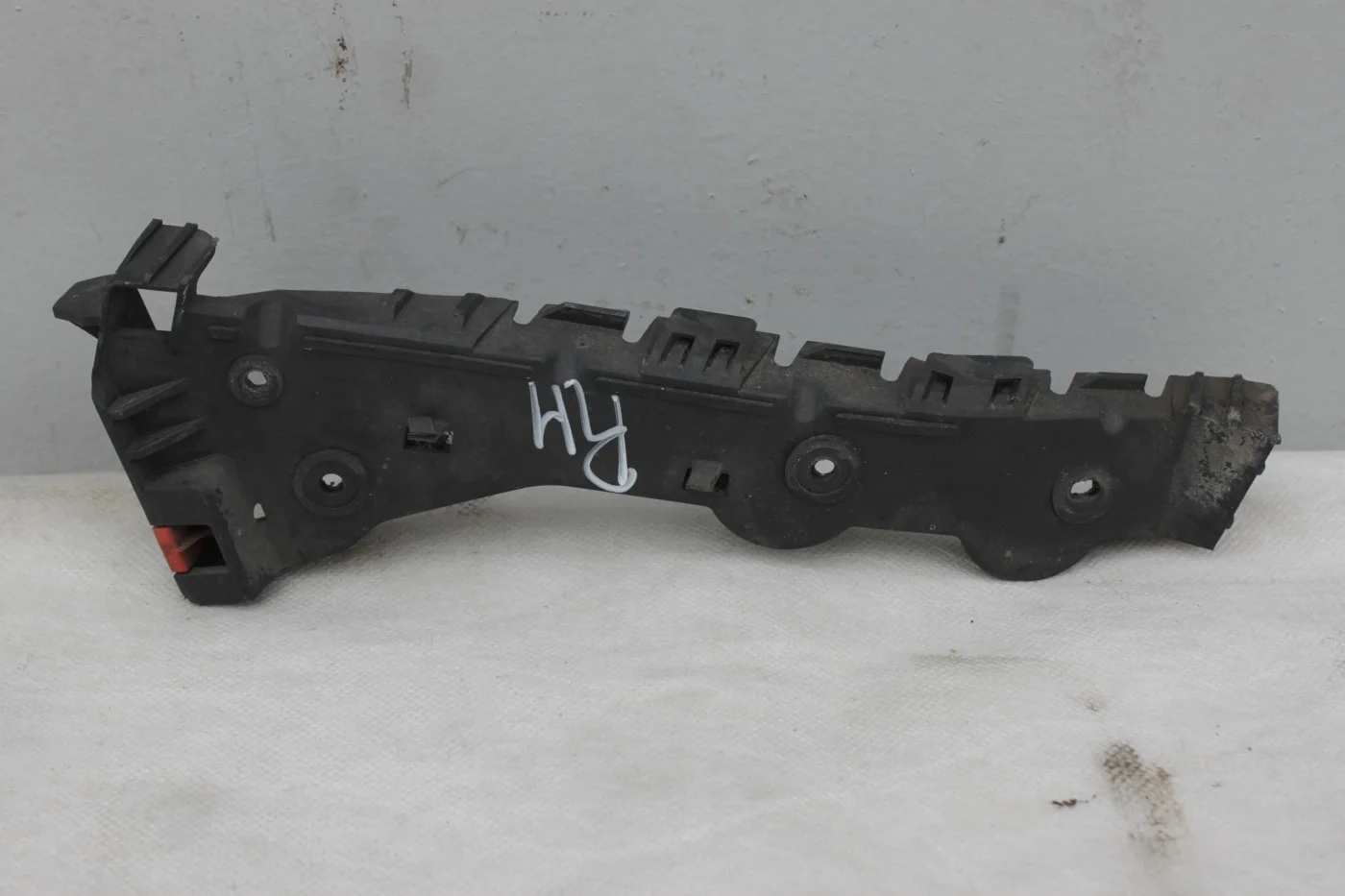 Кронштейн переднего бампера правый Опель Зафира Б