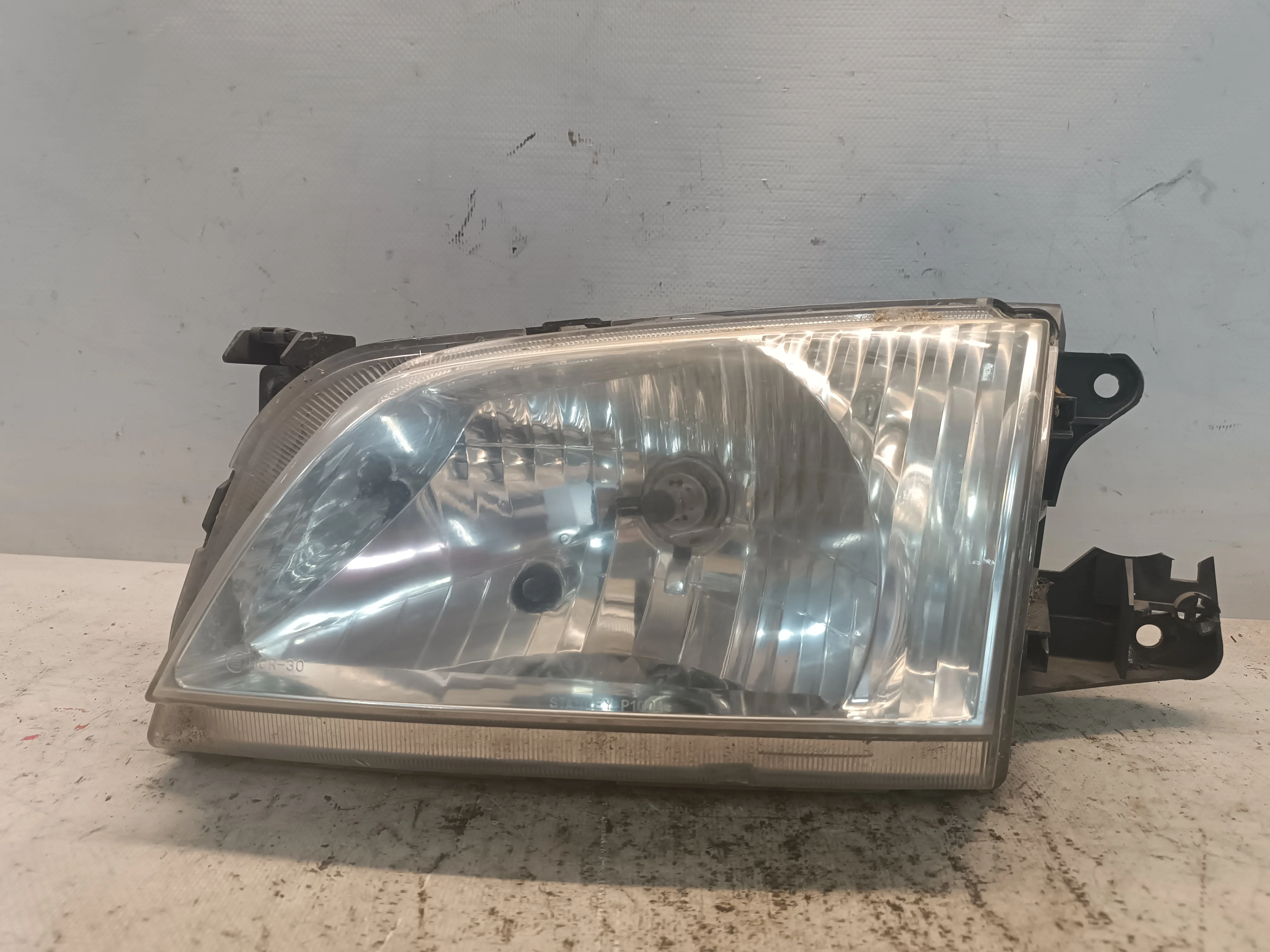 ФАРА MAZDA FORD ЛЕВО D267510L0C NA7407Z