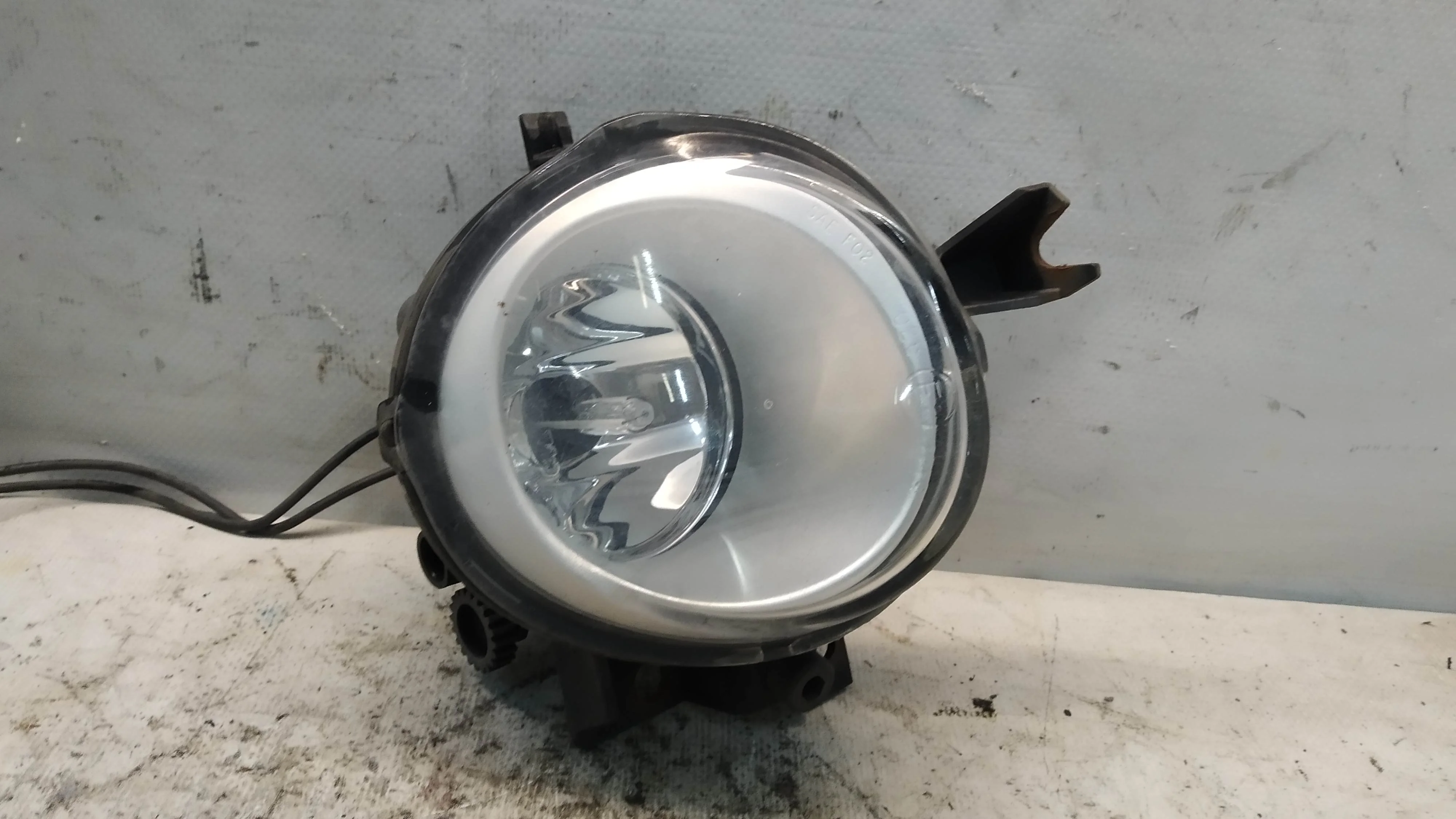 ТУМАНКА VOLKSWAGEN TOUAREG 7L6 7L7 7LA 1713 ПРАВАЯ 1 МОДЕЛЬ 7L6941700F NA7399Z