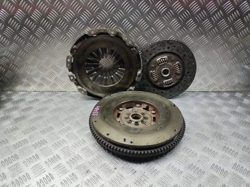 Маховик Nissan Pathfinder 12310EB30A R51 YD25 DDTI