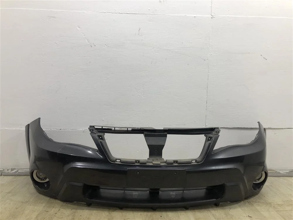 Бампер FRONT на XV 2010-2011 в сборе: противотуманки+накладки туманок+заглушка крюка асфальт 61K