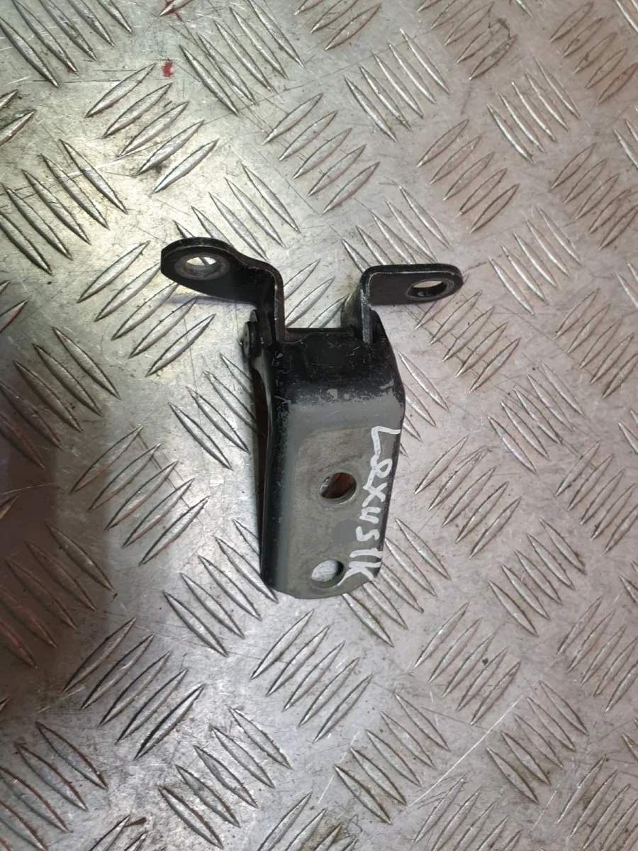 Петля двери нижняя Toyota Prius 2015-2022 4 XW50