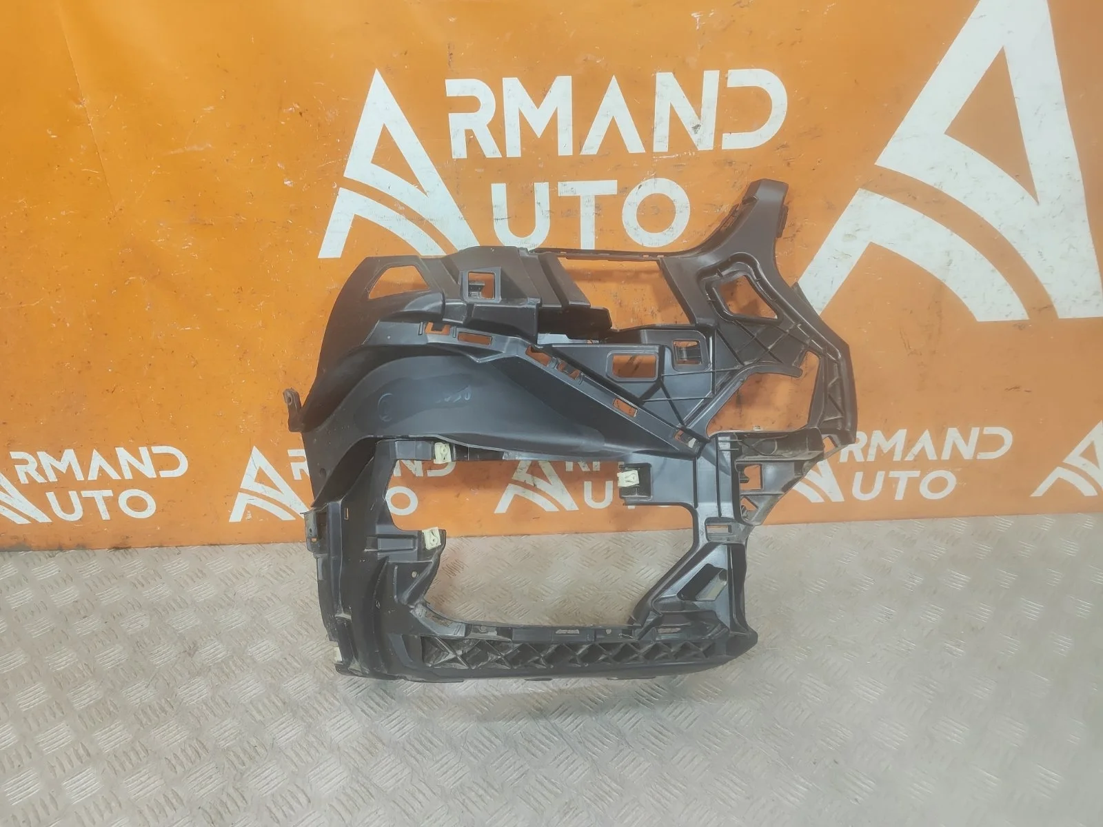 Кронштейн бампера BMW X1 2019-2022 F48