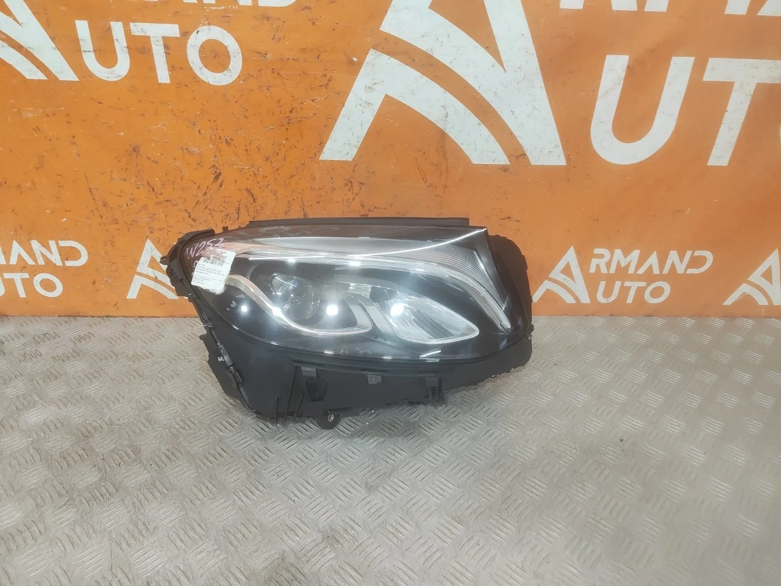 Фара Mercedes GLC-Class 2015-2019 X253