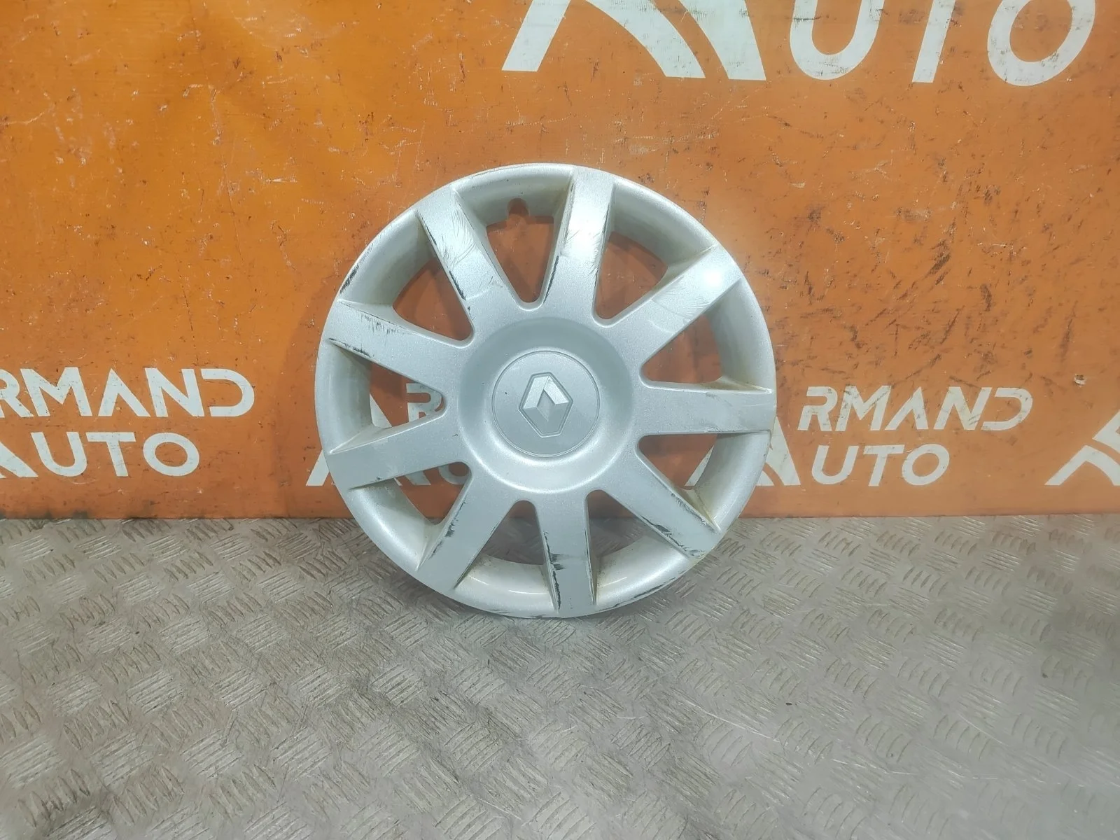 Колпак Renault Logan 1