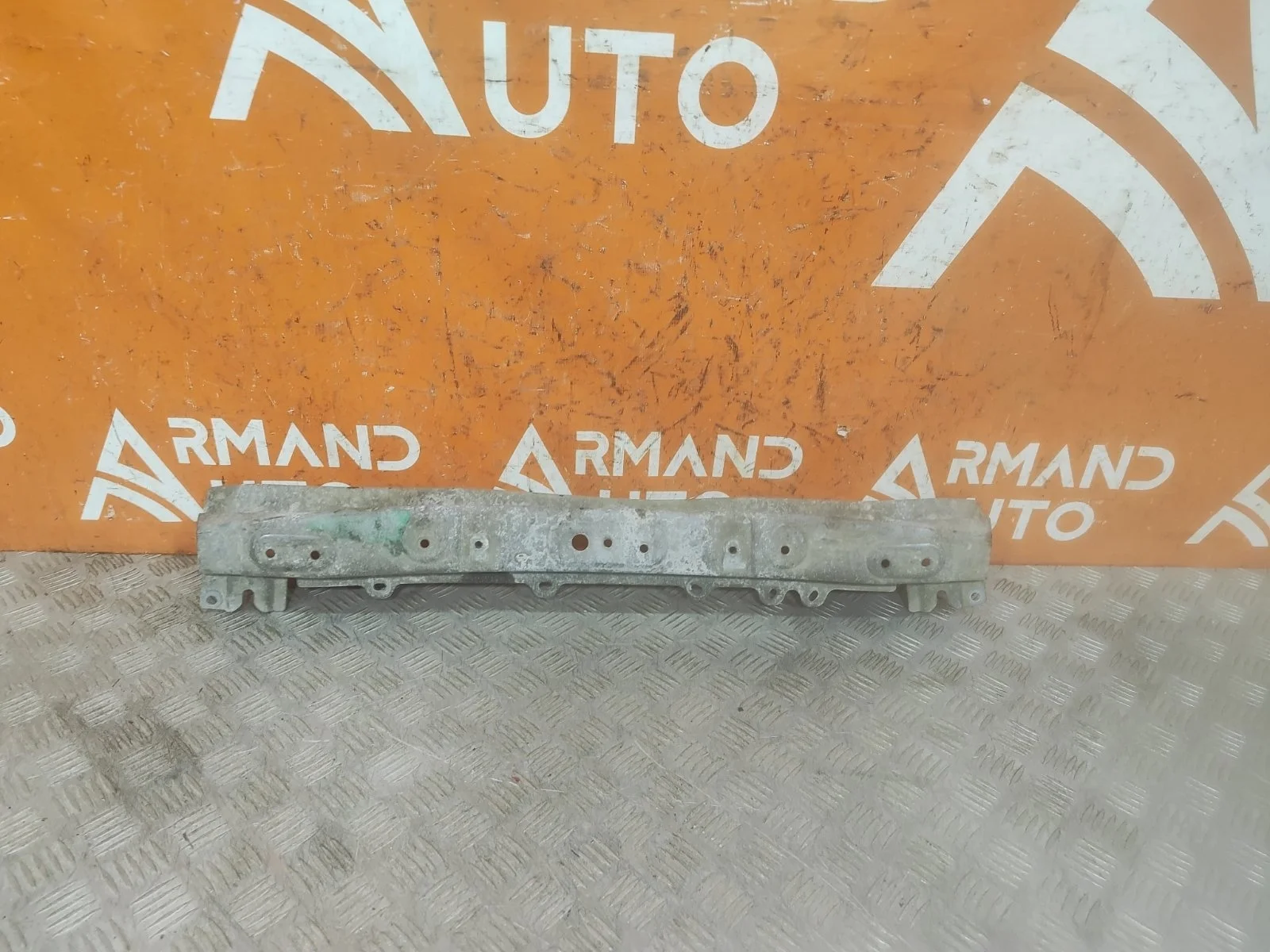 Усилитель бампера верхний MItsubishi Outlander 2015-нв 3