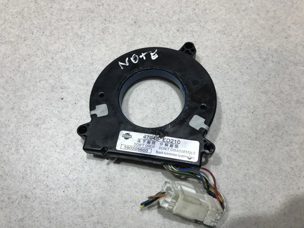 Датчик угла поворота руля Nissan Qashqai J10 47945ED210
