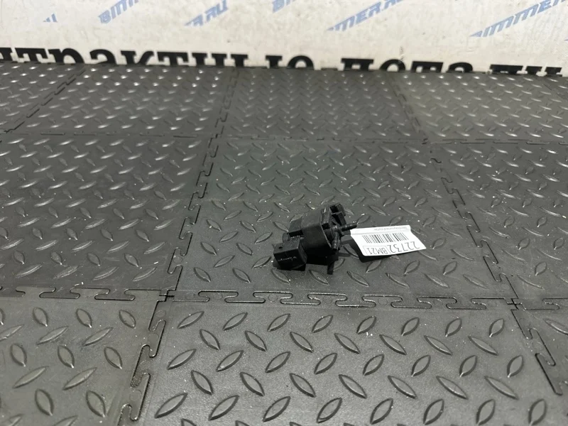 Электромагнитный клапан BMW 750Li 2013 11747810831 F02 N63B44B