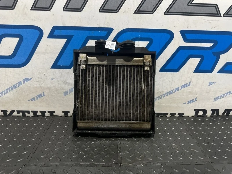 Масляный радиатор BMW 535i 17217572542 F07 N55B30A, передний правый