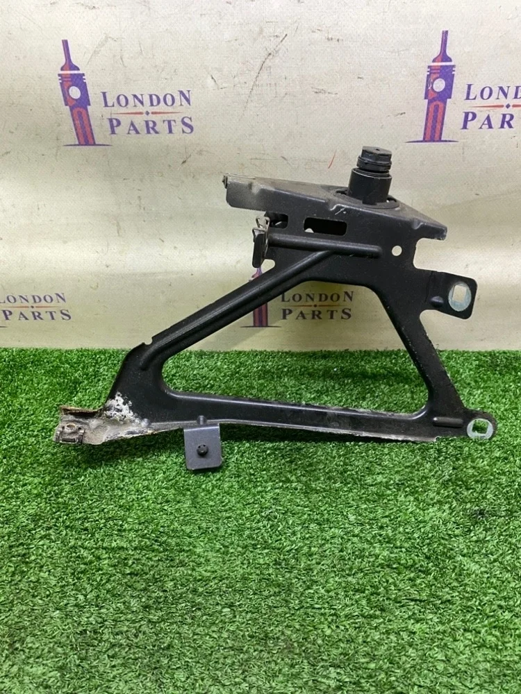 Кронштейн крепления крыла BMW F01