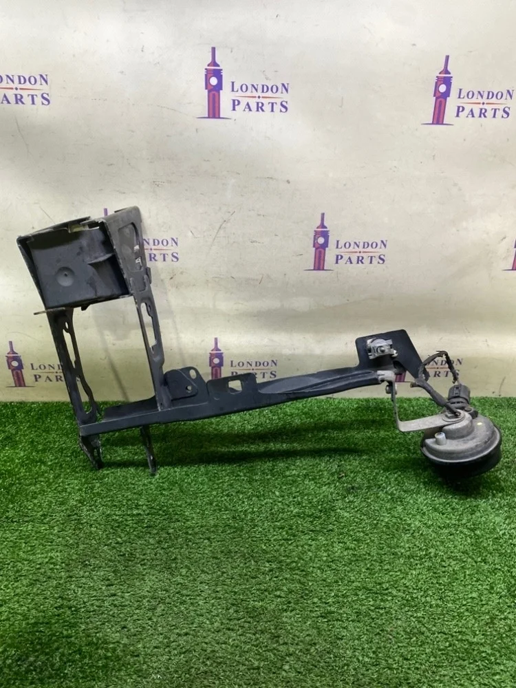 Кронштейн крепления крыла BMW F30