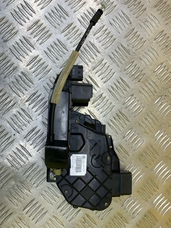 Замок двери задней правой Land Rover Range Rover Sport I 2005-2013 2010 LR013890 3.0 D SDV6