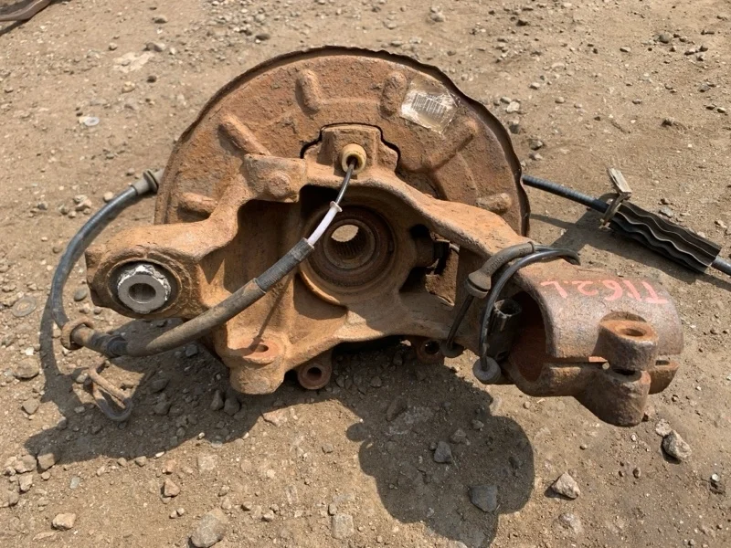 Кулак задний правый Land Rover Freelander Ii (2006-2014) 2011 LR006962 2.2 D 224DT