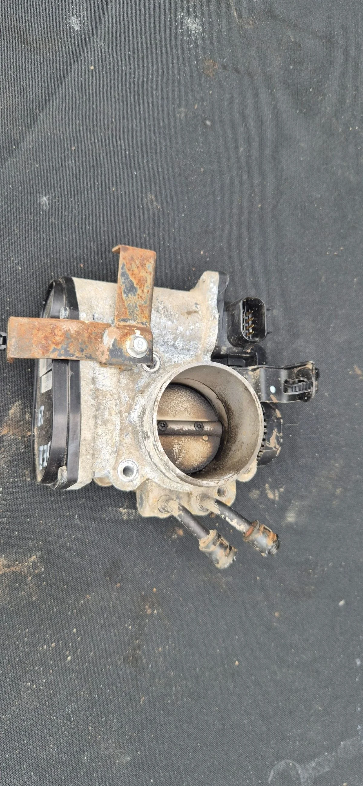 Заслонка дроссельная Hyundai Santa Fe 2