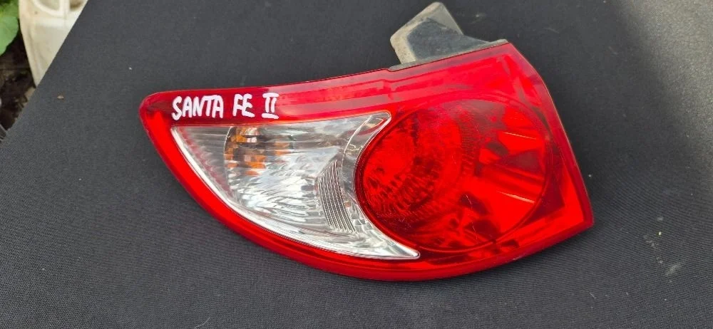 Фонарь задний наружный левый  Hyundai Santa Fe  2
