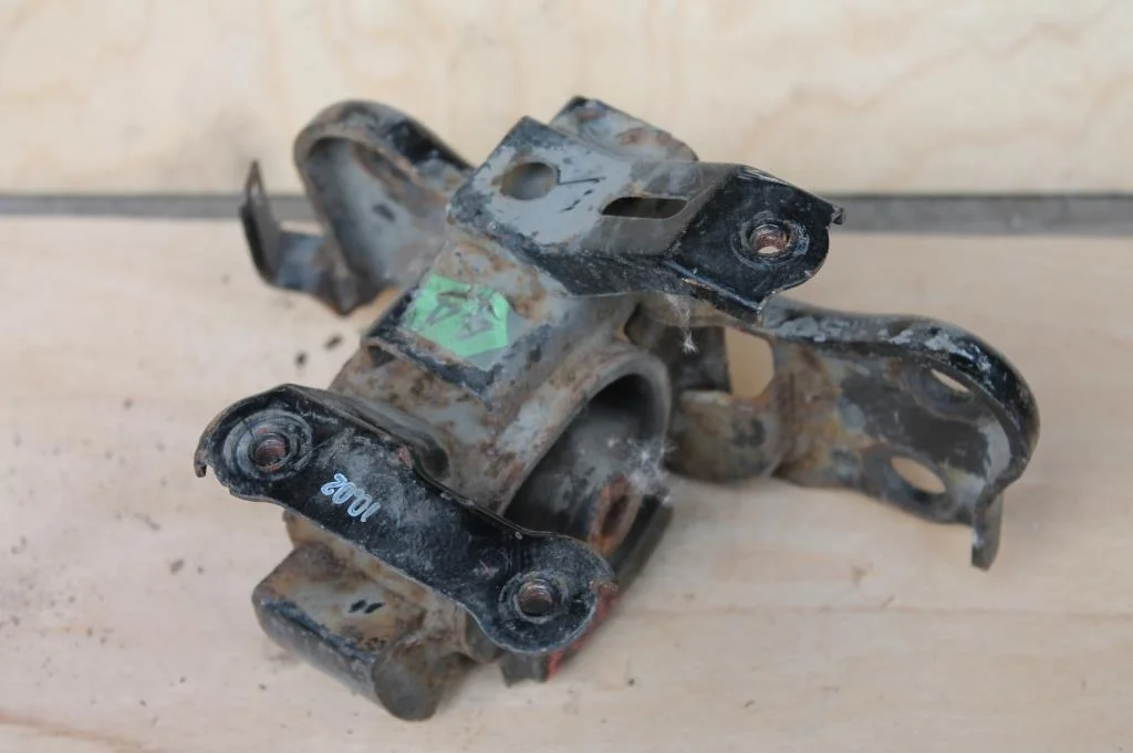 Б.у. опора двигателя TOYOTA COROLLA E150 TOYOTA COROLLA E150