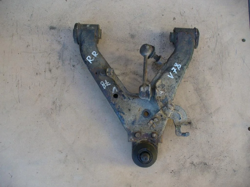 Б.у. рычаг MITSUBISHI PAJERO V78W MITSUBISHI PAJERO V78W