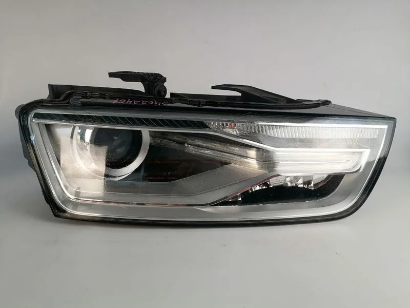 Фара  правая Audi Q3