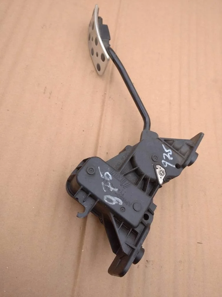 Б.у. педаль газа MITSUBISHI PAJERO V97W MITSUBISHI PAJERO V97W