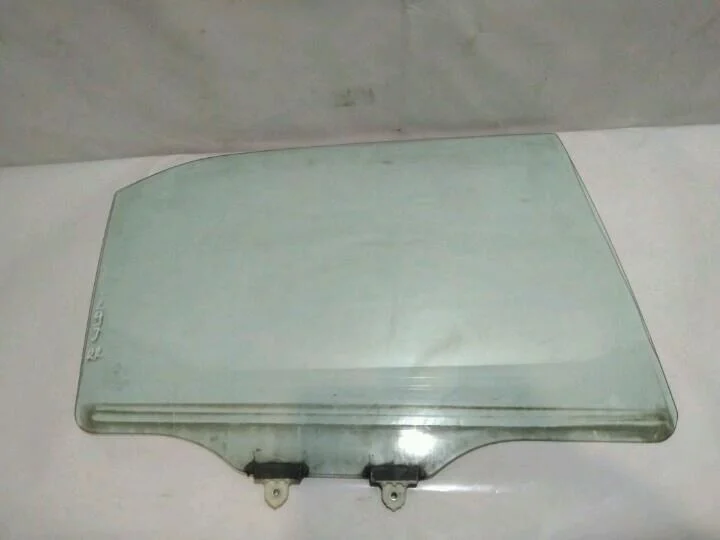 Б.у. стекло двери MITSUBISHI LANCER CS2A MITSUBISHI LANCER CS2A