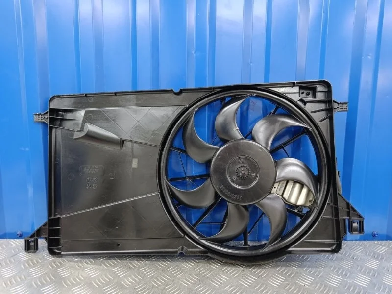 Вентилятор радиатора Volvo C30 2010 31261989 MK20 2.0 B4204S3