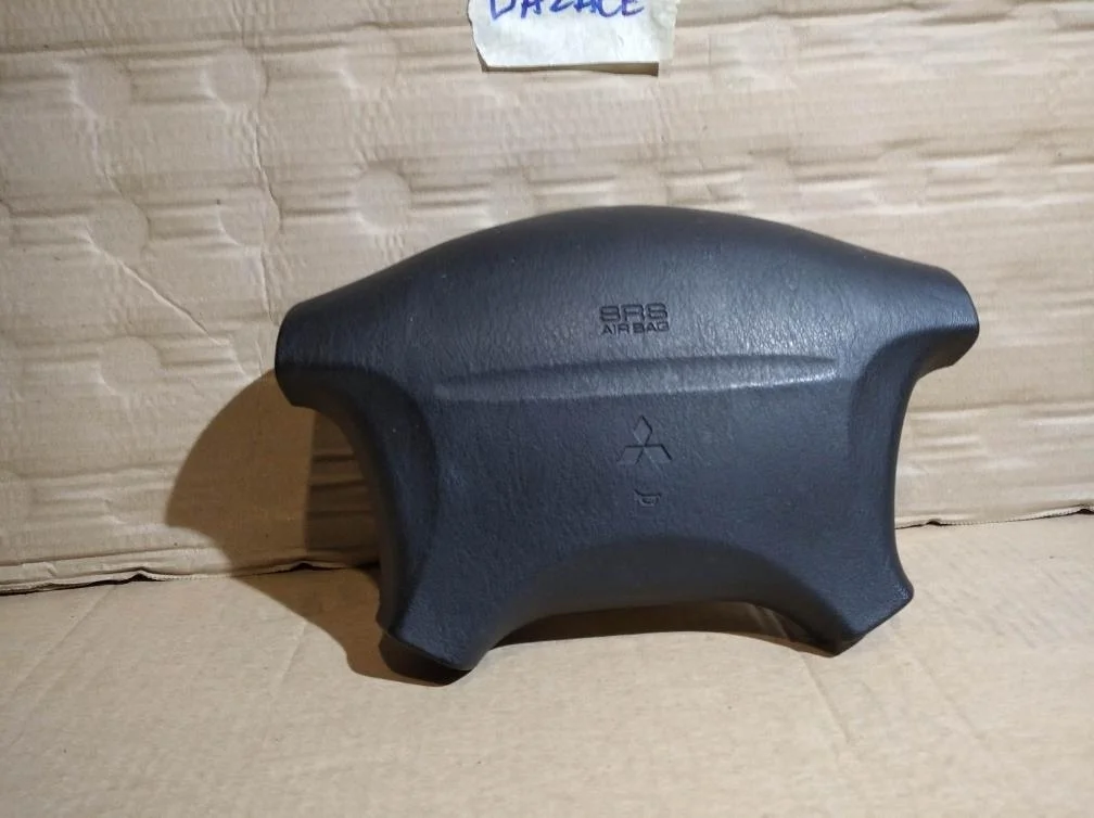 Б.у. подушка безопасности водителя MITSUBISHI CARISMA DA2A MITSUBISHI CARISMA DA2A