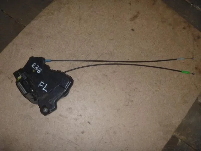 Б.у. замок двери TOYOTA RAV4 ZSA30 TOYOTA RAV4 ZSA30