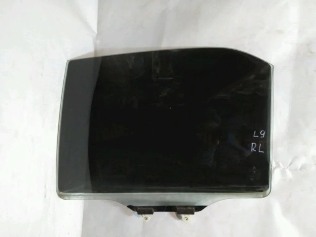 Б.у. стекло двери MITSUBISHI LANCER CS3A MITSUBISHI LANCER CS3A